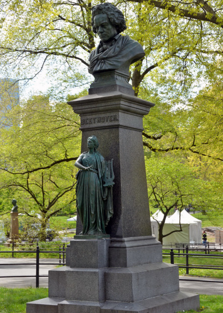 2024-04-27_Statue_Bronze Bust of Ludwig van Beethoven (1770–1827)0001.JPG