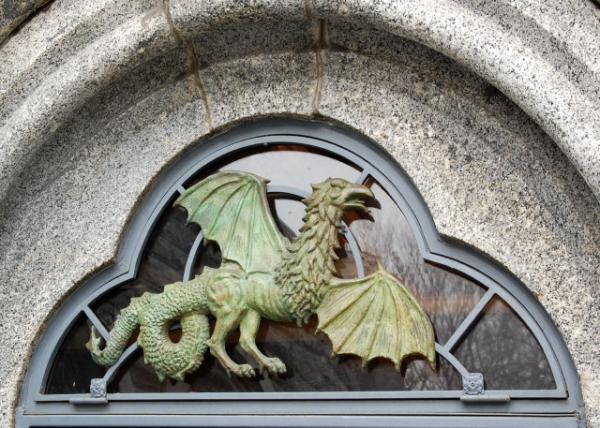 2024-04-06_Cockatrice or Ornate Dragon Accents of a Transom over a Doorway of the Castle0001.JPG