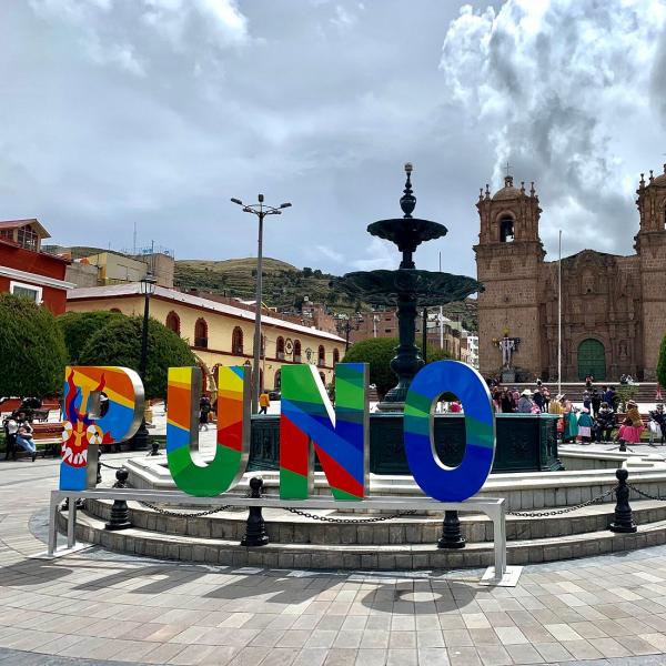 9-VȪ-Plaza de Armas de Puno.jpg