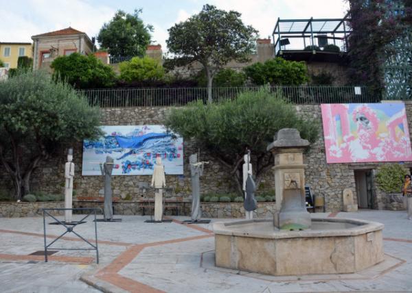 2024-06-02_Life-Size Art w Street Art @ The Sauce Provençal by Fountain0001.JPG