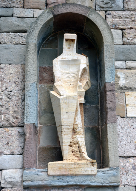 2024-06-03_04_Sculpture of Saint George St Jordi in the Subirachs Style from the Passion Façade of La Sagrada Famili0001.JPG