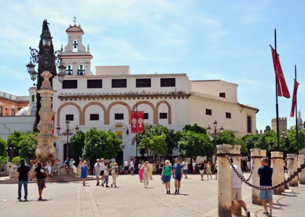 2024-06-05_Plaza Virgen de los Reyes_Convent of the Incarnation0001.JPG