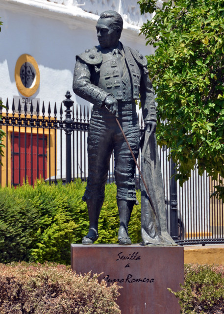 2024-06-05_Statue _Curro Romero in the Bullring of the Real Maestranza0001.JPG