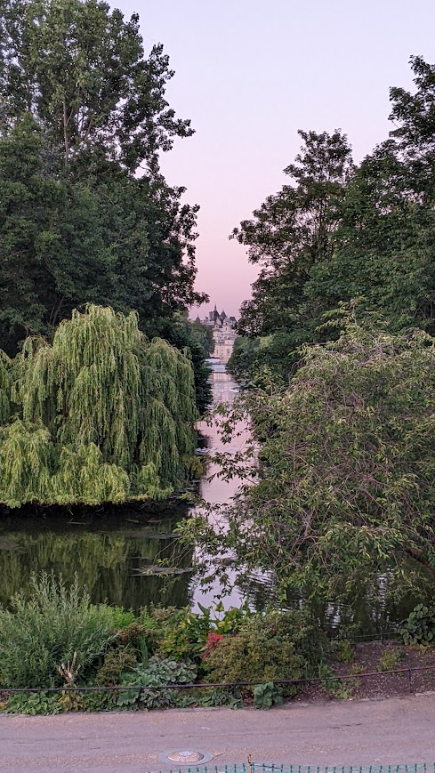 WaterWayByBuckinghamPalace.jpg