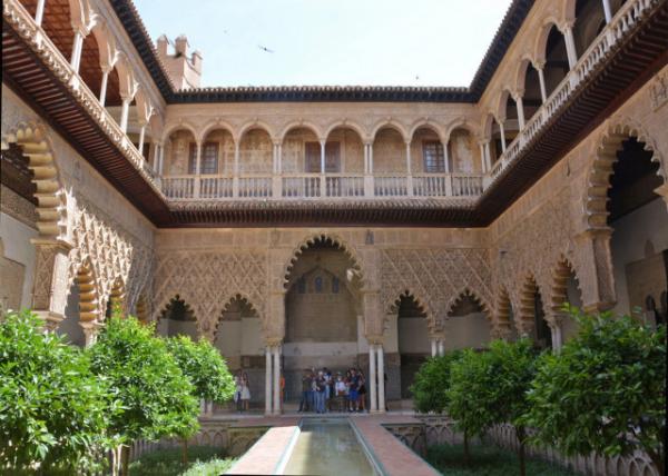 2024-06-05_23_Patio de Doncellas or Courtyard of the Maidens w a Reflection Pool in 14th Century-20001.JPG