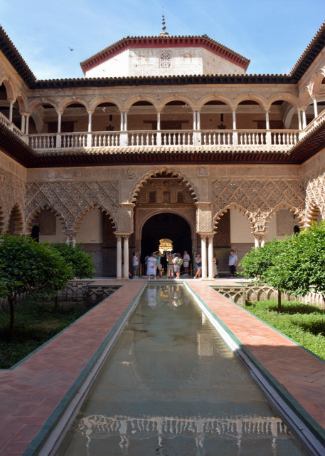 2024-06-05_22_Patio de Doncellas or Courtyard of the Maidens w a Reflection Pool in 14th Century-10001.JPG