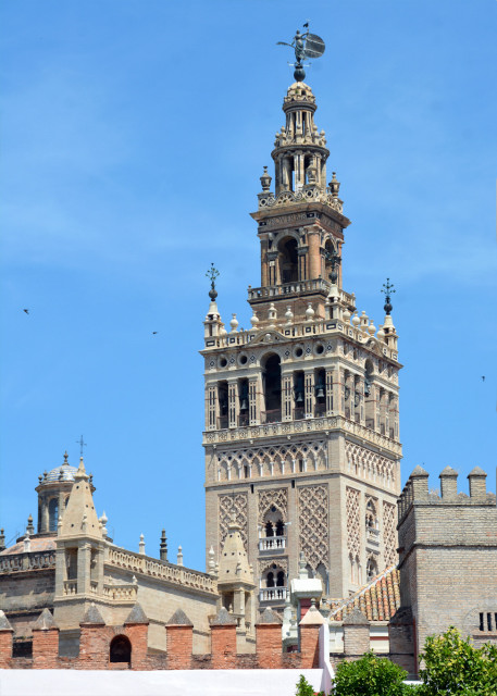 2024-06-05_02_Bell Tower_Giralda w Part of the 16th-Century  Inscription_ Proverbs 18 (a Compilation of Several Wisdom Literature Collections)0001.JPG