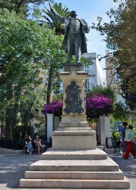 2024-06-05_29_Plaza de la Candelaria_Monument to Emilio Castelar0001.JPG