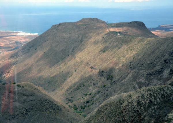 2024-06-08_13_Pe?as del Chache_ the Highest Altitude of the Island of Lanzarote w a Height of 672 Meters above Sea Level0001.JPG