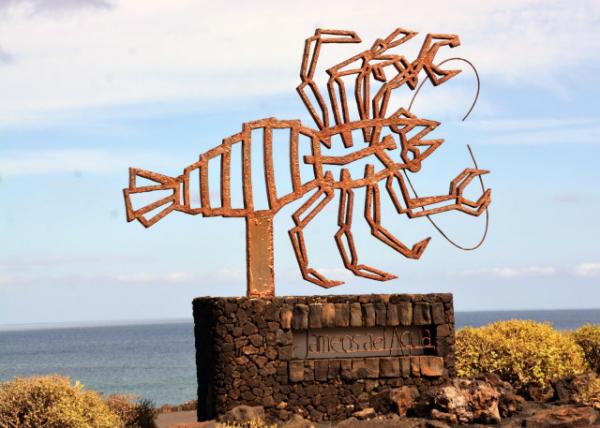 2024-06-08_35_Jameos del Agua_Lobster Statue0001.JPG