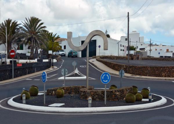 2024-06-08_39_Sculpture_Road Roundabout in Teguise0001.JPG