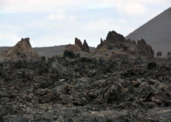 2024-06-08_20_Timanfaya NP_High Temperatures of Its Surface below Lying a Magma Chamber_ a Real Heart of Fire0001.JPG