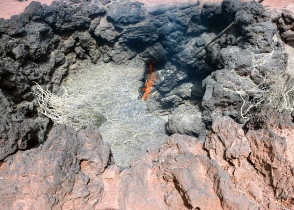 2024-06-08_24_Timanfaya NP_Underground Volcanic Fire w Hay w Islote de Hilario_ One of the Most Original Islets or Kipukas0001.JPG