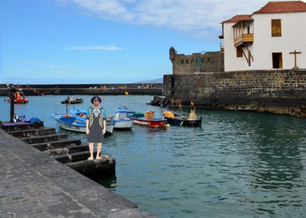 2024-06-09_21_Old-Fishing Port_ the 17th-Century Customs House w La Carola Rock Cross_ & Castillo San Felipe Built in 1604-10001.JPG