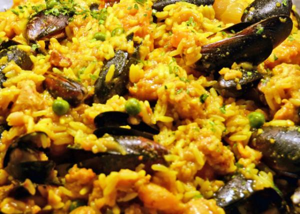 2024-06-09_04_Paella Valenciana w Port_ Chicken_ Shrimp_ Mussels_ & Squid0001.JPG