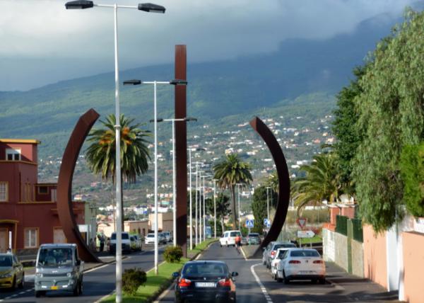 2024-06-10_01_Sculpture of Roots on the Buenavista Road (Capote Intersection)0001.JPG