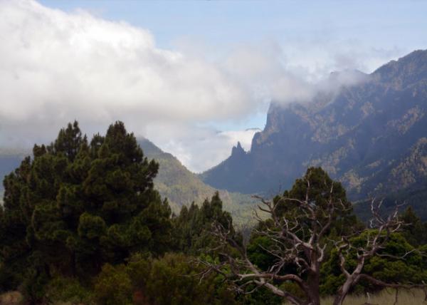 2024-06-10_06_Idafe_Caldera de Taburiente by Volcano Cumbre Vieja Old Summit0001.JPG