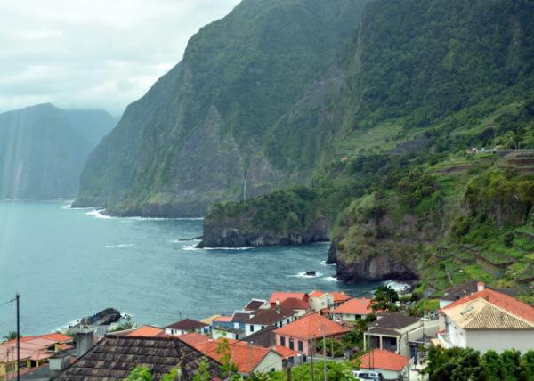 2024-06-11_89_Chal Seixal  w Ponta do Poiso Waterfall along Cliffs on the North Side of the Island of Madeira001.JPG