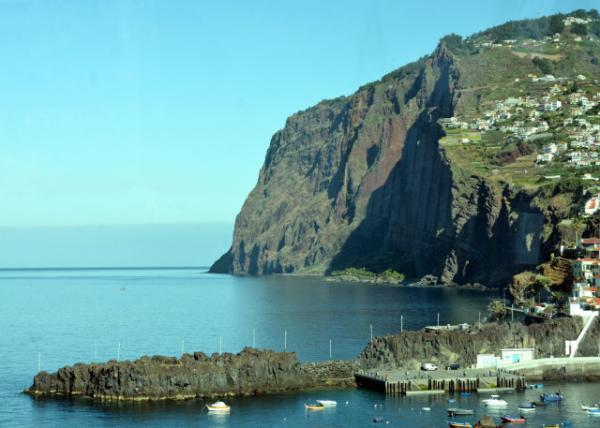 2024-06-11_32_Harbour of Camara De Lobo from Miradouro do Salão Ideal0001.JPG