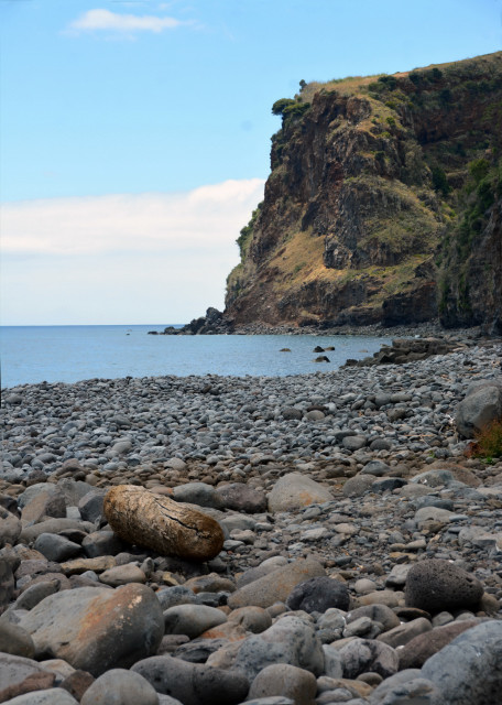 2024-06-11_132_Rocky Beach Next to the Large Cliff0001.JPG