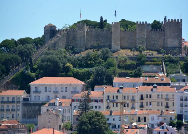 2024-06-13_54_São Jorge Castle w the Walls & Towers_ Constructed during the Moorish Occupation0001.JPG