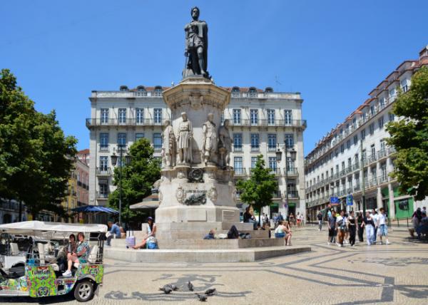 2024-06-13_68_Statue Lus Camões_ Portugal's & the Portuguese Language's Greatest Poet @ Luis de Camões Square_M0001.JPG