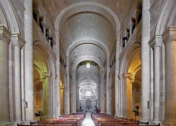 2024-06-13_12_Lisbon Cathedral in Romanesque, Gothic, & Baroque w Nave Covered_Nave001.jpg