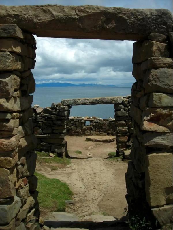 4--Chincana ruins-pre-inca ~Northern.jpg