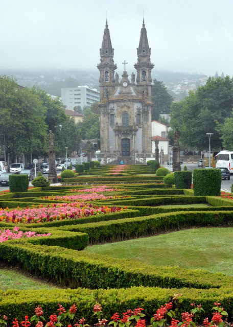 2024-06-14_05_Gardens & Fountain @ Fair Field in Front of Santos Passos Church-20001.JPG