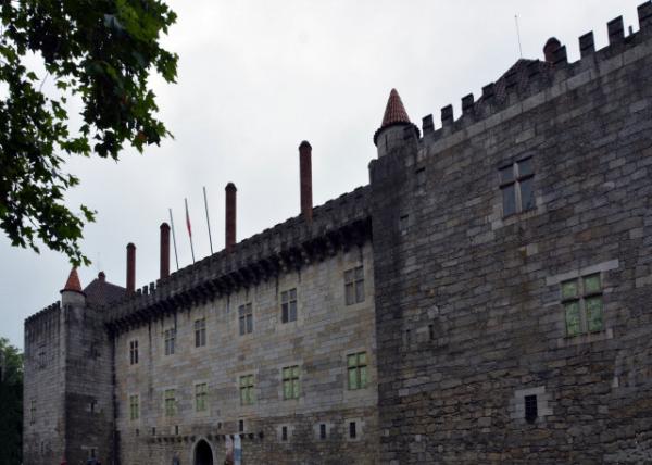 2024-06-14_12_Palace of the Dukes of Braganza_Front Façade of the Palace w Its Main Gate0001.JPG