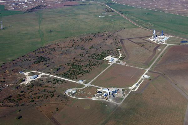 2008_SpaceX's_Rocket_Development_facility,_McGregor,_TX.jpg