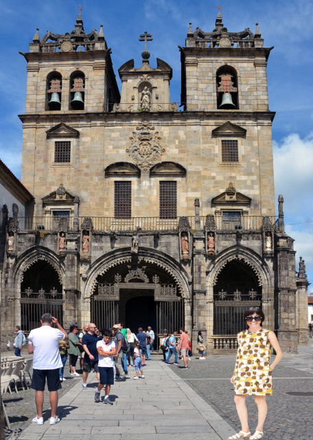 2024-06-14_124_Main Façade w 3 Arches in Gothic @ the End of 15th Century_ the Towers & Upper Storeys in Early Baroque Built in 17th Century-10001.JPG