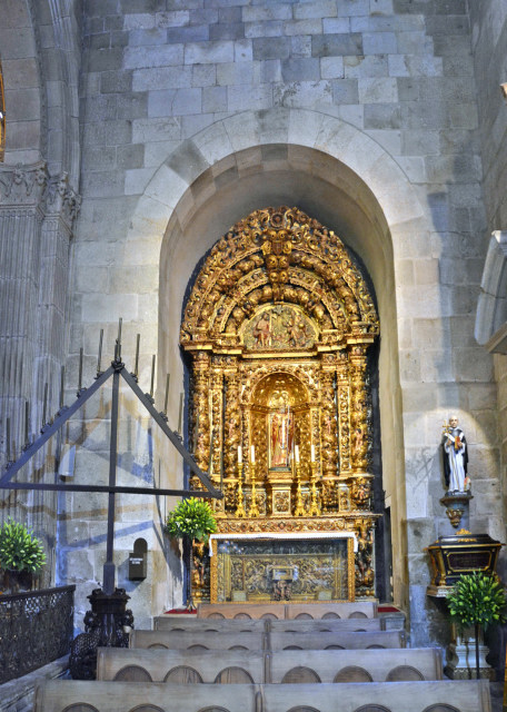 2024-06-14_143_Altarpiece @ Side Altar-20001.JPG