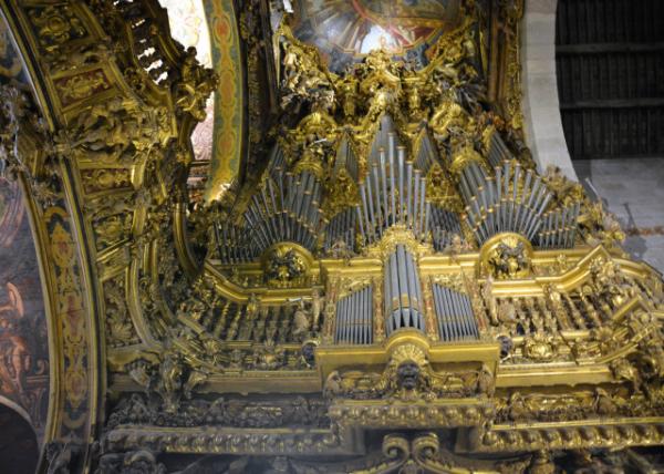 2024-06-14_153_2 Gilt Wood Organs Heavily Decorated w Baroque & Fantastic Motifs0001.JPG