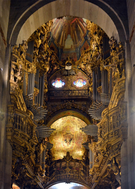 2024-06-14_150_Ceilings Decorated w Bright Colors_ Columns Surrounded by Gilded Carvings_ & Organs blended w the Decoration of the High Choir through 2 Balconies0001.JPG