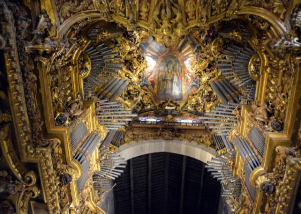 2024-06-14_151_Organ & Ceiling of the High Choir w a Depiction of the Marriage of the Virgin Mary & St Joseph in the Middle0001.JPG