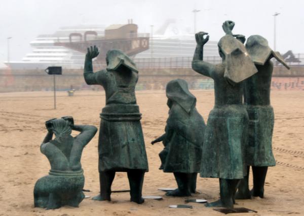 2024-06-14_29_Matosinhos_Sculpture Tragedy of the Sea in the Honor of Sail Men Who Died in a Terrible Storm0001.JPG