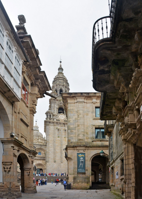 2024-06-15_55_ Torre da Berenguela Clock Tower from Rua do Villar-20001.JPG