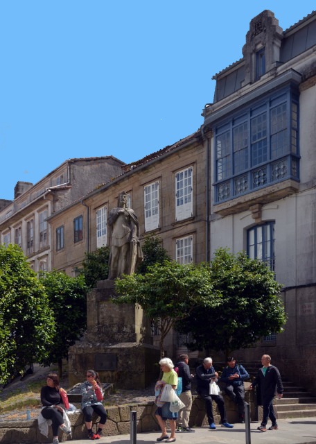 2024-06-15_122_Rua do Castro_Statue of King Alfonso II of Asturias a Tribute to the 1st Dignitary Made the 1st Pilgrimage to Santiago0001.JPG