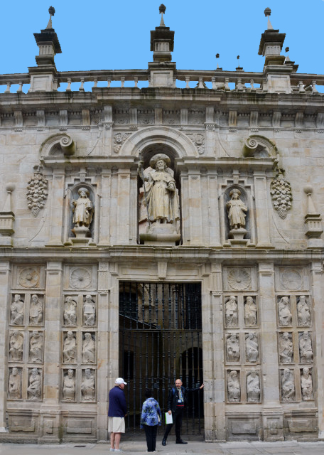 2024-06-15_67_Puerta del Perdon or Holy Gate, an Access from the Quintana Square Opened Only in Jacobean Holy Years or Ano Xacobeo Every 7 Years.JPG