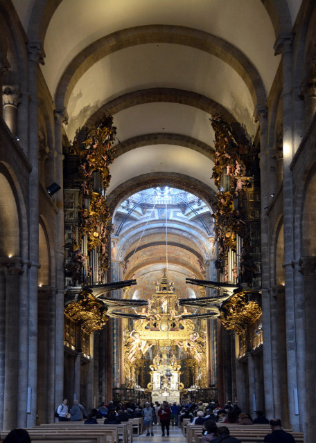 2024-06-15_73_Barrel-Vaulted Nave & the Groin-Vaulted Aisles & Double-faceted Baroque Organ w.JPG