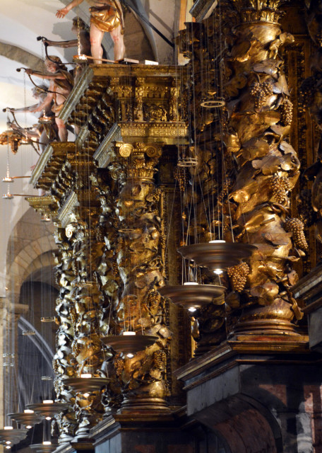 2024-06-15_79_Solomonic or Twisted Columns of the Baroque Altarpiece0001.JPG