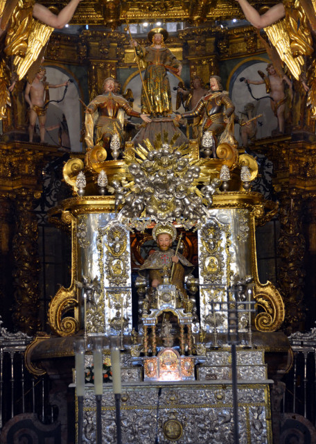 2024-06-15_103_High Altar_St James w His Pilgrim's Staff & Reliquary Containing Bones of St Ja.JPG