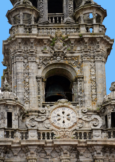 2024-06-15_56_Close-up of the Ancient Clock on Berenguela Tower or Tower of the Trinity0001.JPG