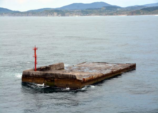 2024-06-16_36_Man-Made Island outside Port of Santurtzi_ Basque Coast0001.JPG