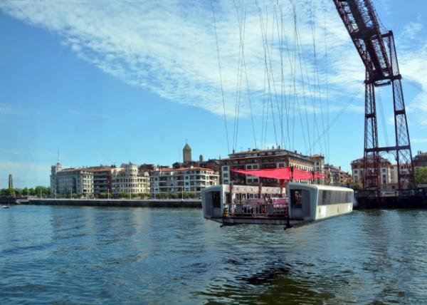 2024-06-16_07_Ferry Transporting People & Vehicles Between the Towns of Portugalete and Getxo-30001.JPG