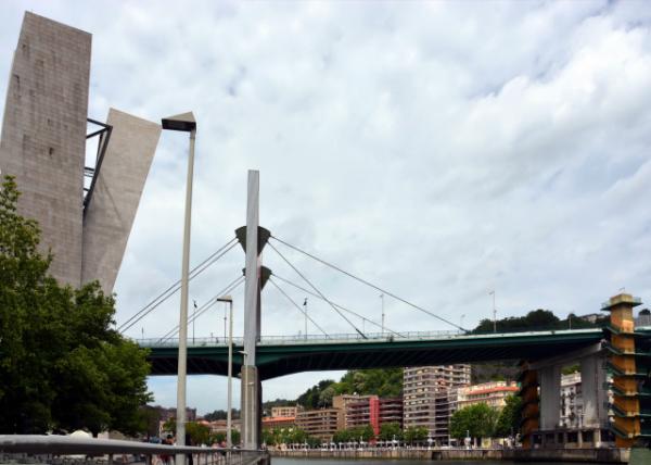 2024-06-16_33_Guggenheim Tower w Its 62m Aiming @ Integrating La Salve Bridge into the Museum Complex0001.JPG