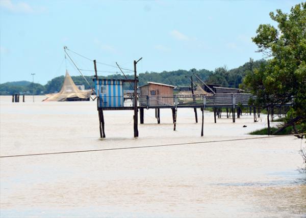 2024-06-17_18_Carrelets Fishing Huts on Stilts0001.jpg