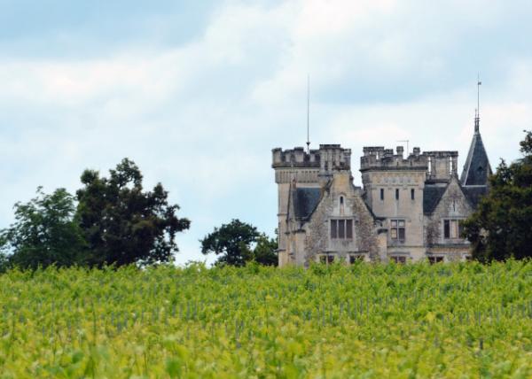 2024-06-17_13_Lanessan Castle Inpired by Tudor Revival in 18780001.JPG