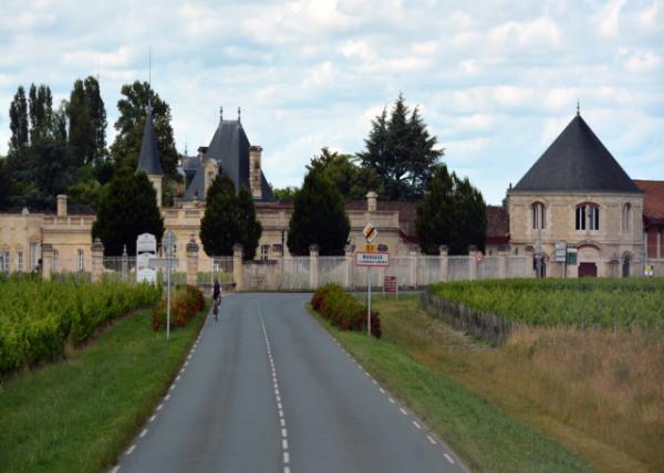 2024-06-17_05_Margaux, a Wine Growing Commune & Appellation d'origine contrôle within Haut-Mdoc in Bordeaux, Centred on the Villa.JPG